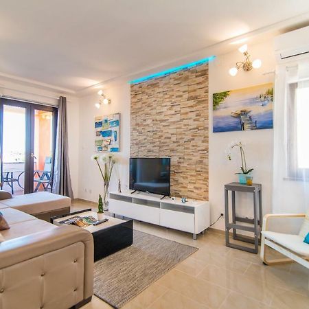 Charming House On The Beach And Deluxe Apartment Pula Dış mekan fotoğraf
