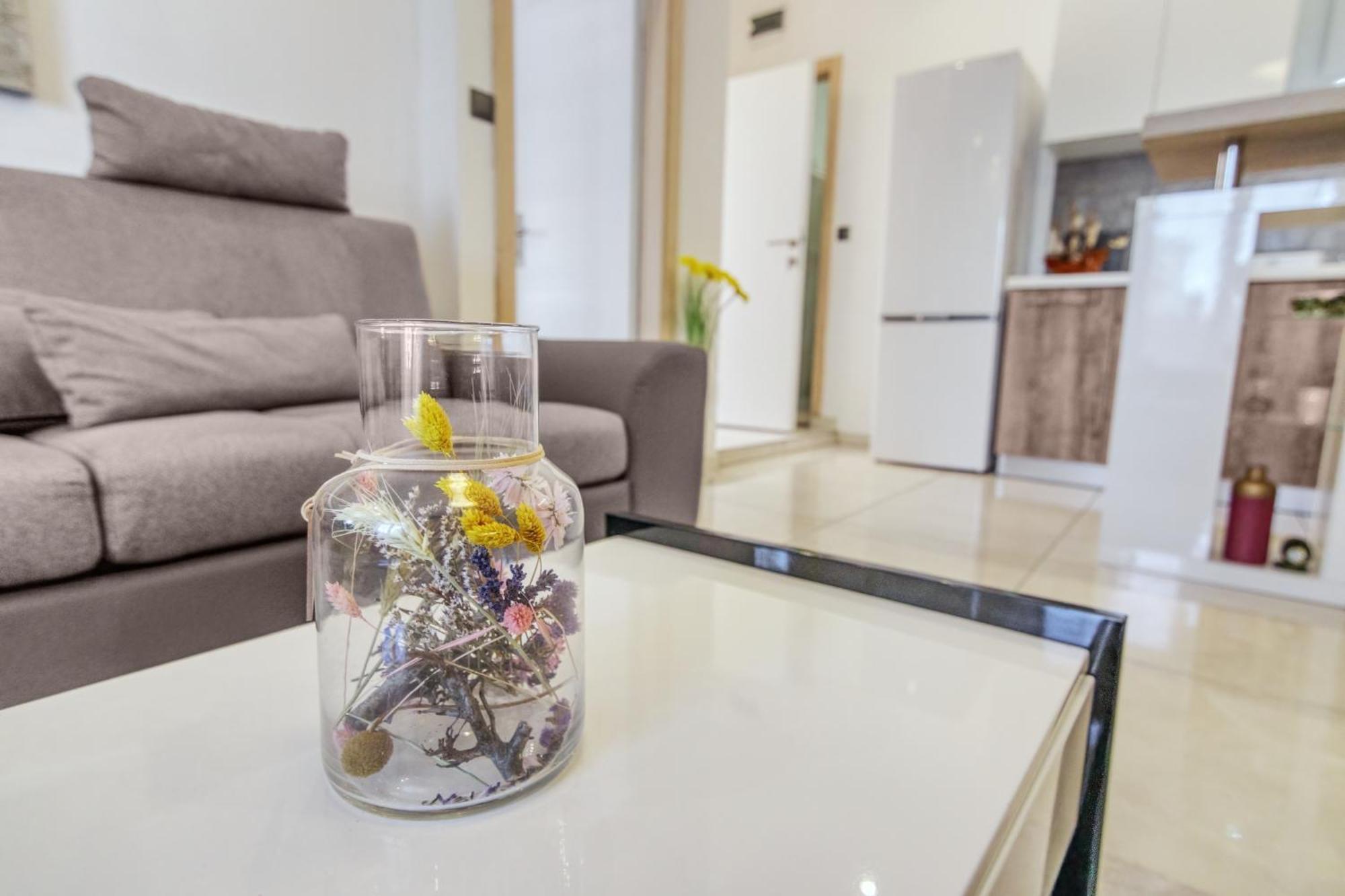 Charming House On The Beach And Deluxe Apartment Pula Oda fotoğraf
