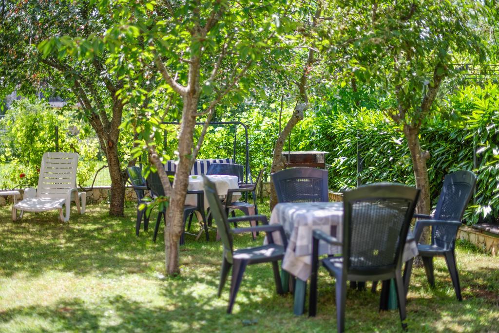 Charming House On The Beach And Deluxe Apartment Pula Dış mekan fotoğraf