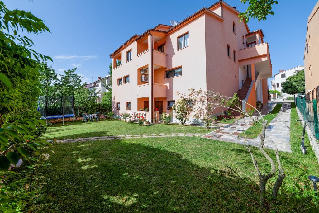 Charming House On The Beach And Deluxe Apartment Pula Dış mekan fotoğraf