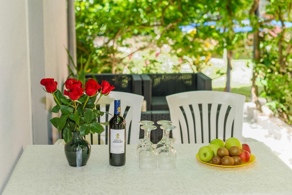 Charming House On The Beach And Deluxe Apartment Pula Dış mekan fotoğraf