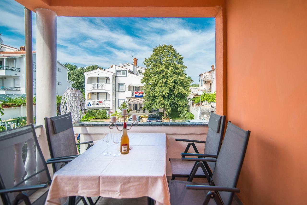 Charming House On The Beach And Deluxe Apartment Pula Dış mekan fotoğraf