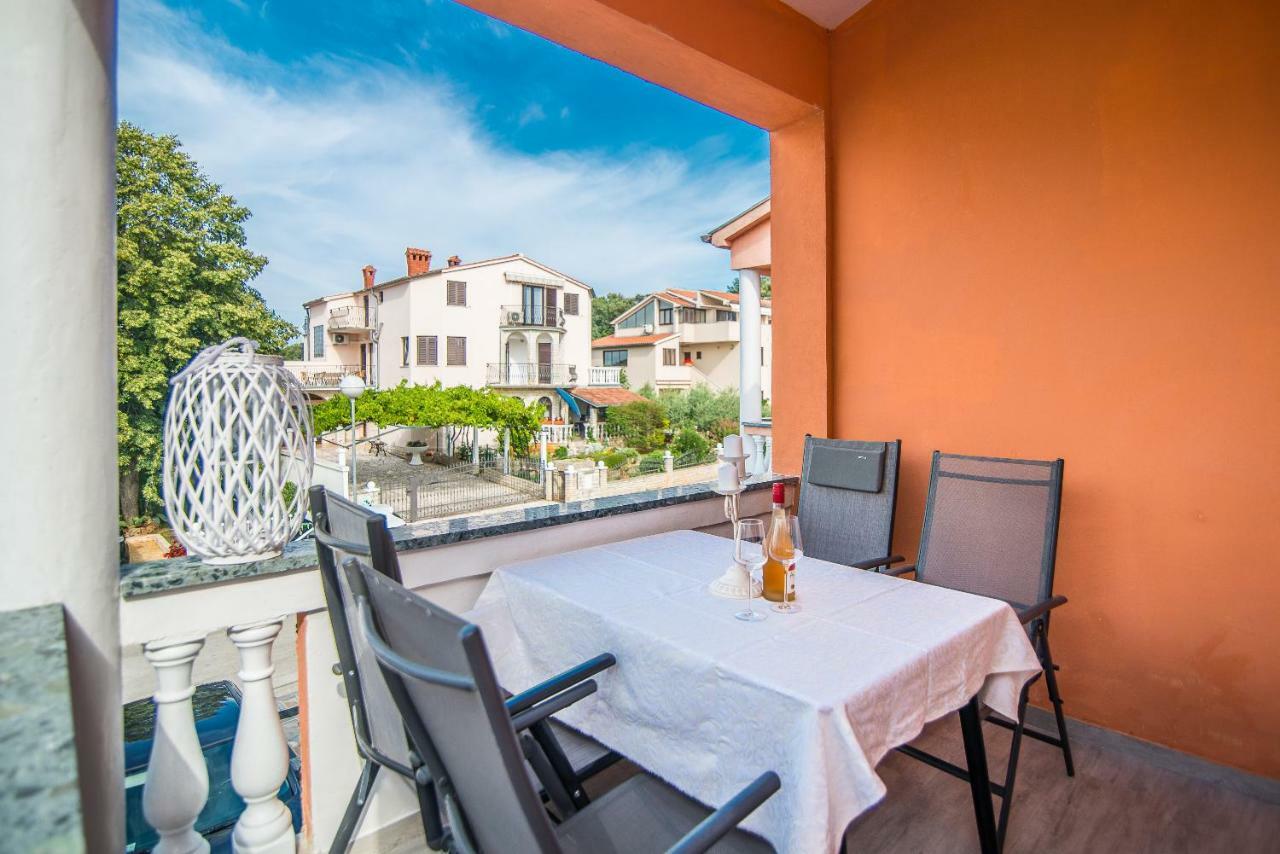 Charming House On The Beach And Deluxe Apartment Pula Dış mekan fotoğraf