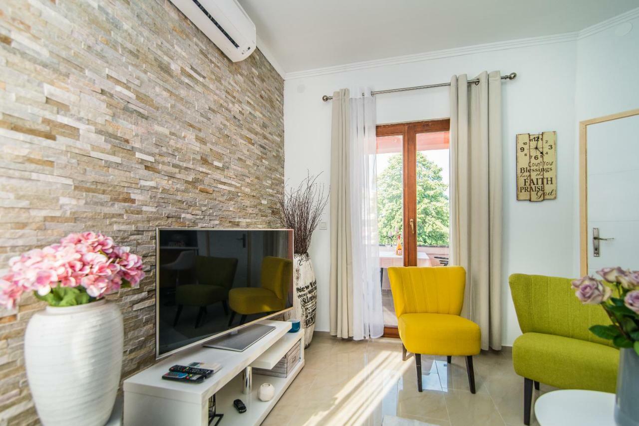 Charming House On The Beach And Deluxe Apartment Pula Dış mekan fotoğraf