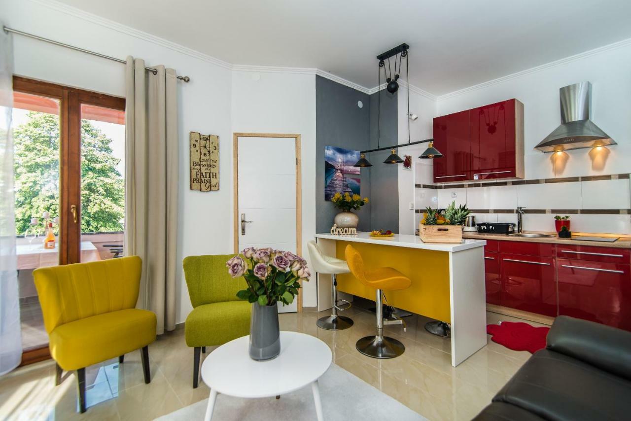 Charming House On The Beach And Deluxe Apartment Pula Dış mekan fotoğraf